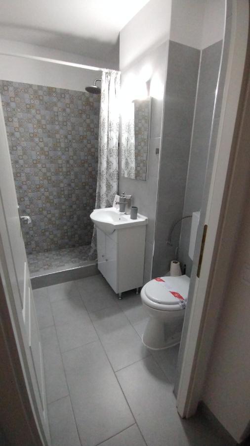 Ana Apartament Ramnicu Valcea Bagian luar foto